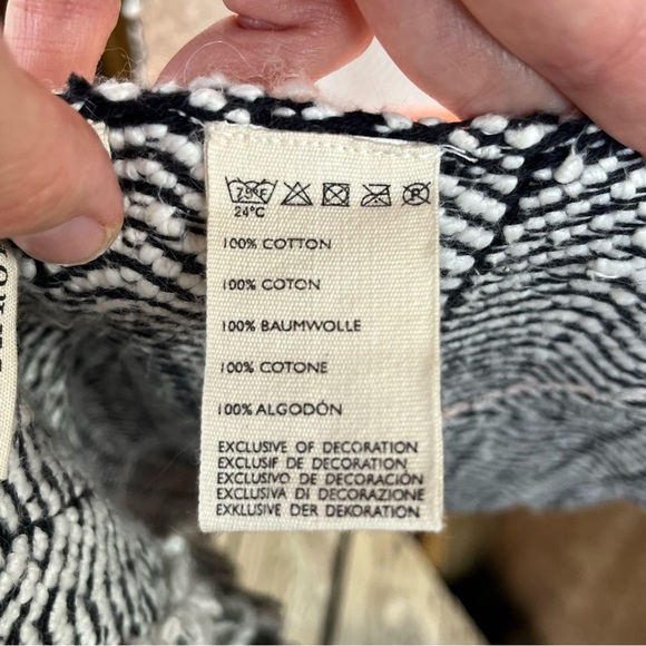 Anthropologie Gray and Cream Tapestry with Geometric Patterns - Picture 6 of 9